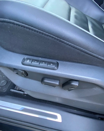 Volkswagen Tiguan cena 129900 przebieg: 77679, rok produkcji 2019 z Warszawa małe 631